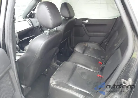 2010 Ford Focus Sel z USA, uszkodzony, nr VIN 1FAHP3HN4AW170026